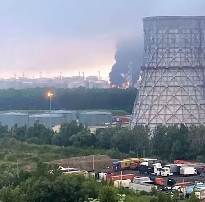 Украински дронове атакуваха Петербургския нефтен терминал който се използва за
