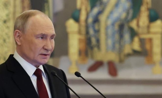 Путин превръща класните стаи на осми клас в тренировъчни полигони за армията