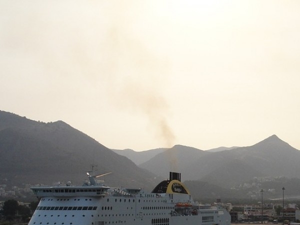 Пожар избухна на ферибота Olympic Champion на пристанището в Игуменица