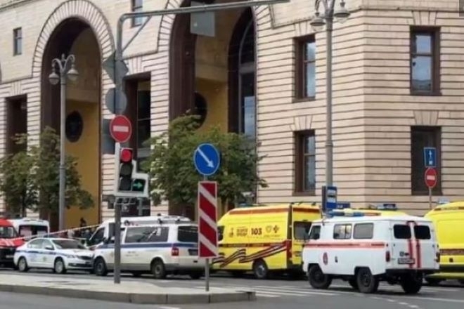 Газова бутилка избухна в детски магазин в Москва, има загинали