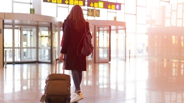 Великобритания заяви че ще намали драстично червения списък за пътуване