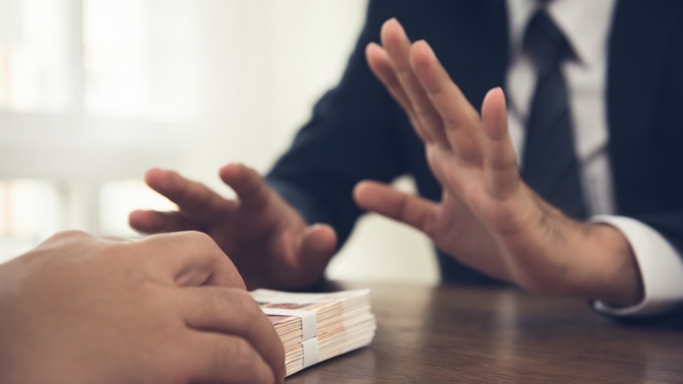 Директорът на дирекция Местни данъци и такси в община Тутракан