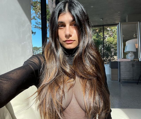 Нашата голяма любимка Мия Халифа се превърна в поредното оръжие