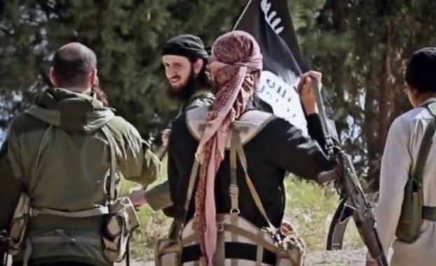 Американските военни прехвърлят десетки заловени чуждестранни бойци от Сирия в