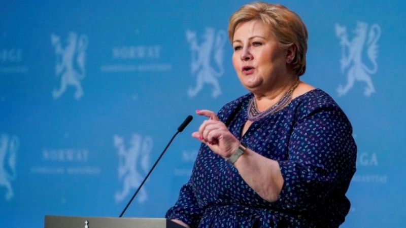 Премиерът на Норвегия Ерна Солберг беше глобена за нарушаване на