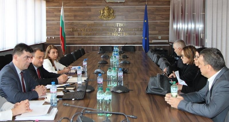 Министърът на регионалното развитие Иван Иванов събра на среща в