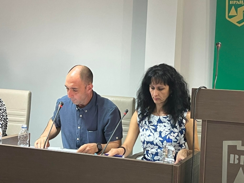 Председателят на Общинския съвет във Враца д-р Владимир Христов излиза