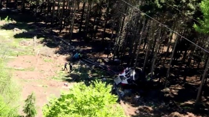 При падането на кабинка от лифт в Северна Италия са