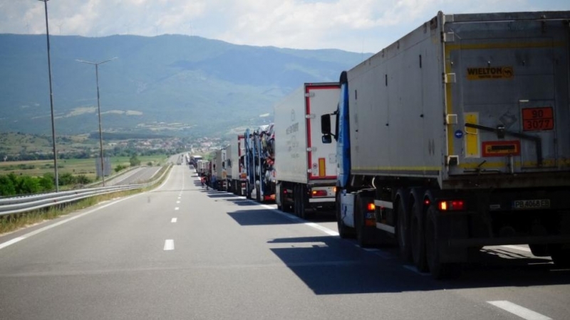 Интензивен е трафикът на граничните пунктове с Турция и Румъния