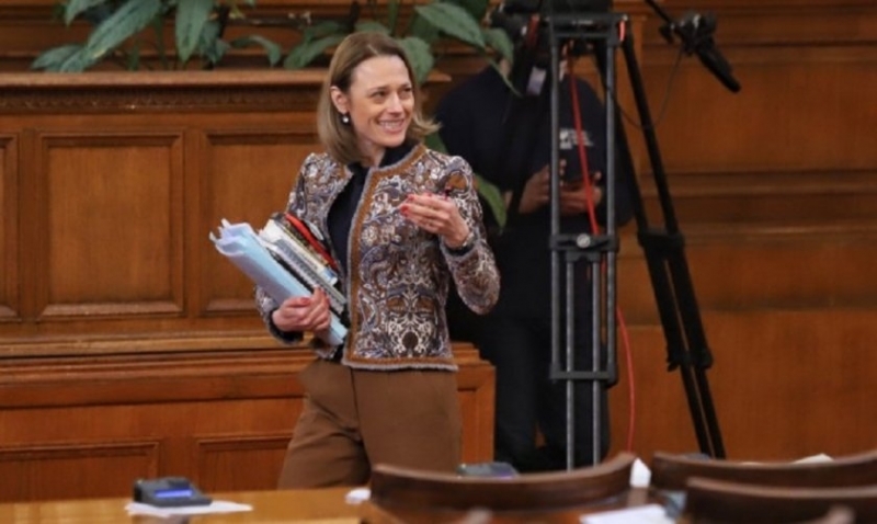 Не разговарям с Татяна Дончева каза пред журналисти председателят на