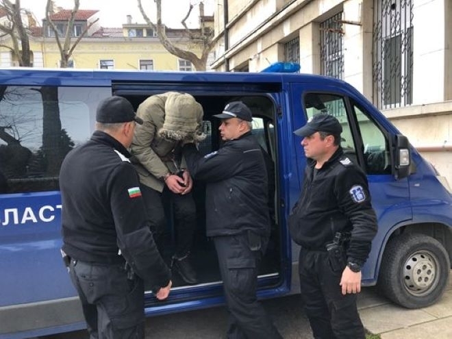 Оставиха в ареста мъжа обвинен за убийството на приятелката си