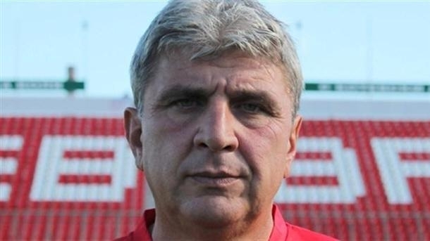 Легендарният футболист на Ботев Враца Илия Вълов е вкаран за лечение