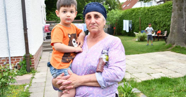 65 годишната баба Златка К посегна да даде бонбон на внучето