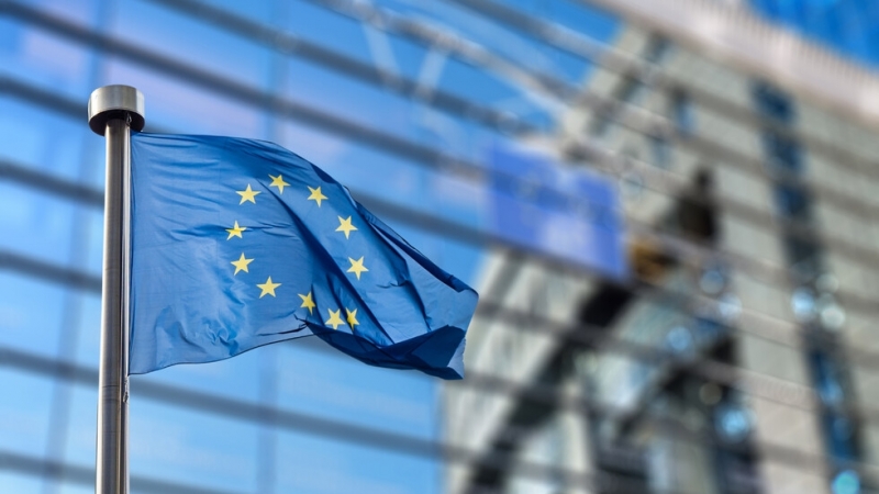 Европейската комисия съобщи че одобрява отпускането на 15 34 милиона евро