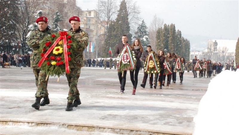 Стотици жители на Монтана почетоха Националния празник на България