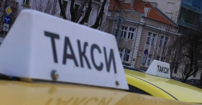 Таксиметров шофьор и негов бивш колега се биха на бул Раковски