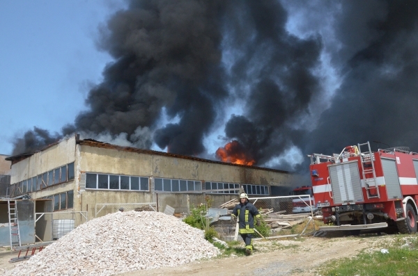 Пожар пламна в склад във Видин съобщиха от полицията Случилото се