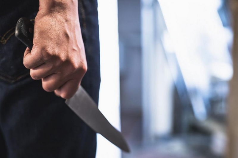 46-годишен нападна с нож момче в Кюстендилско