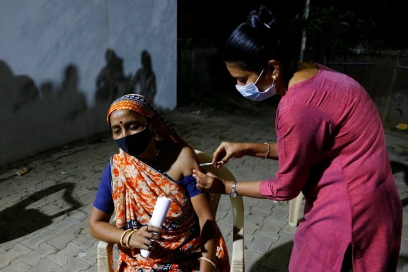 Индия е сложила повече от 10 милиона дози ваксини през