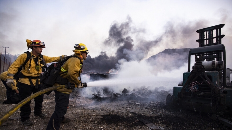 Евакуация на над 40 000 души разпоредиха властите в САЩ