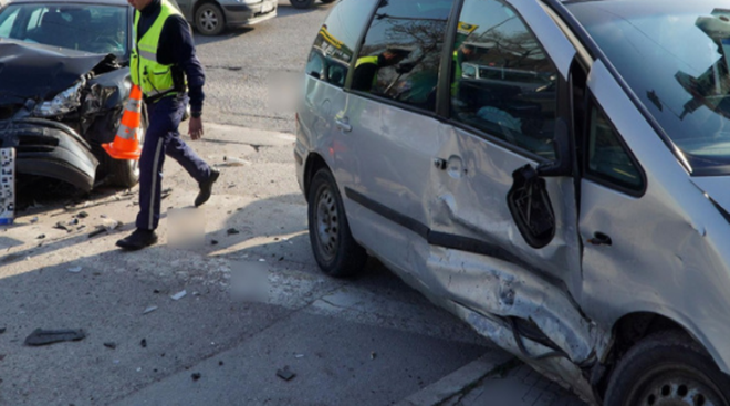 Две коли се сбълскаха в Бяла Слатина съобщиха от областната