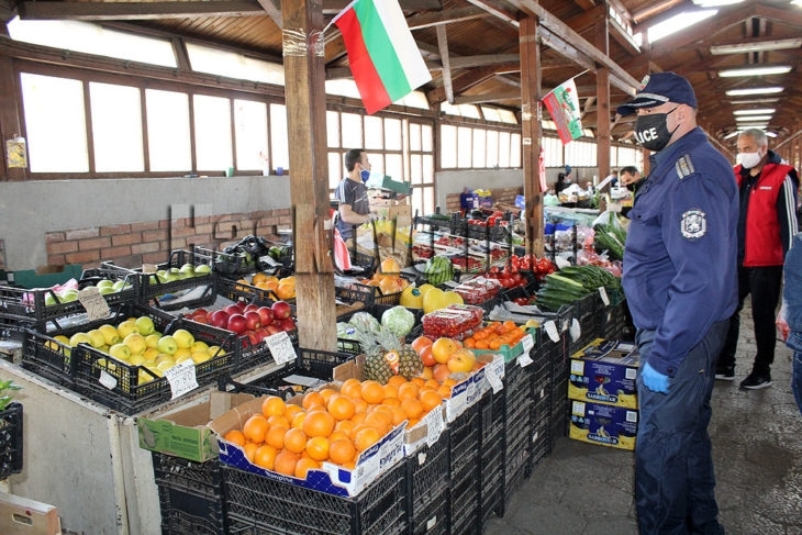 Общинският пазар в Берковица се отваря след едномесечно прекъсване съобщават