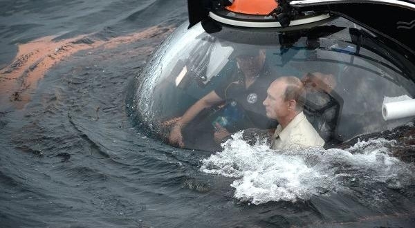 Владимир Путин се спусна с батискаф на дъното на Финския