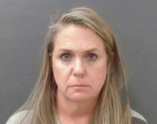 Учителка от Тексас беше арестувана в САЩ за прелъстяване на