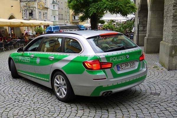 Прокуратурата в германския град Десау-Рослау повдигна обвинения срещу мъж за