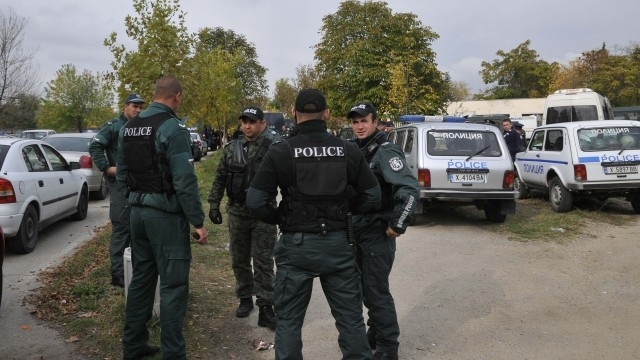 Специализирана полицейска операция започна тази сутрин на територията на община