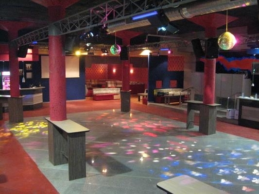 Мъж е бил обран докато купонясвал в дискотеката в Мездра