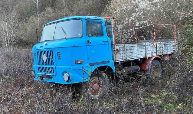 Монтански жандармеристи засякоха водач на камион без номера във Врачанско