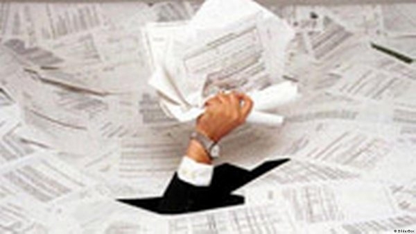 Нови административни справки утежняват работата на фирмите и най вече