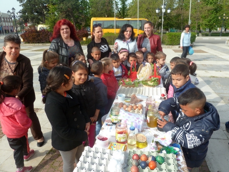 Днес за втора поредна година се проведе инициативата Оцвети Великден