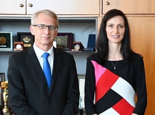 Представихме състав на проектокабинет за да покажем че можем да