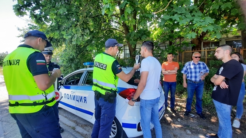 Специализирани полицейски операции за контрол на пътното движение бяха проведени