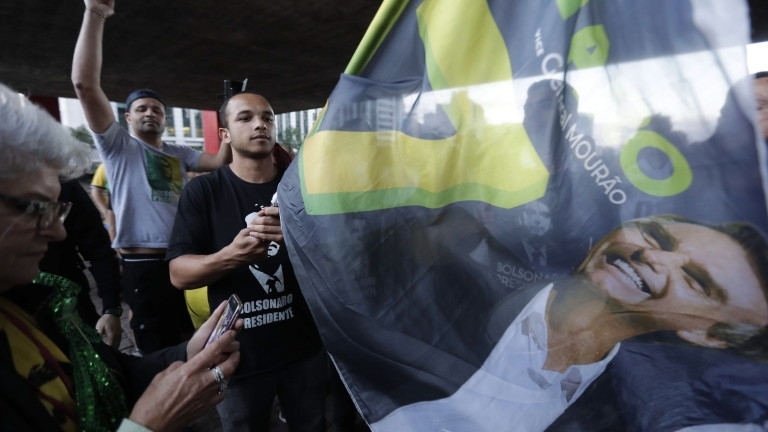Бразилия избра нов президент. Това е крайнодесният конгресмен Жаир Болсонаро.
