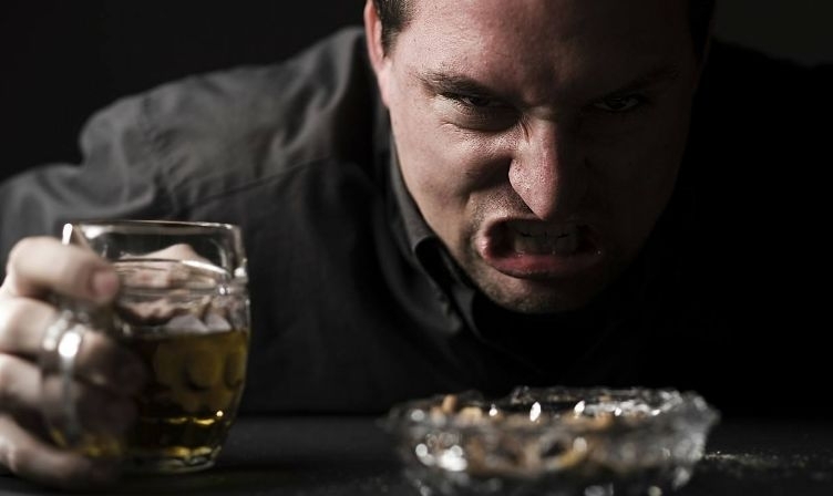 Мъртво пиян македонец вилнял в крайпътен комплекс във Видин бе