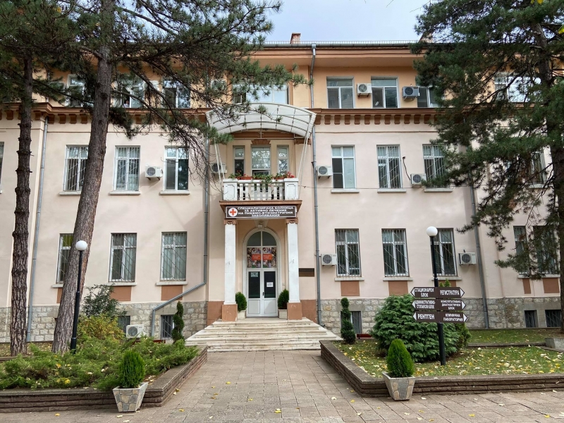 Настаниха в болница един от новите заразени с коронавирус във