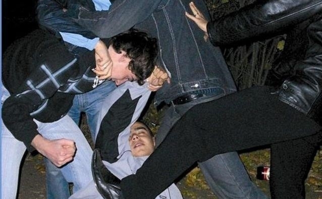 Пиян тийнейджър е заплашил друг с убийство в центъра на