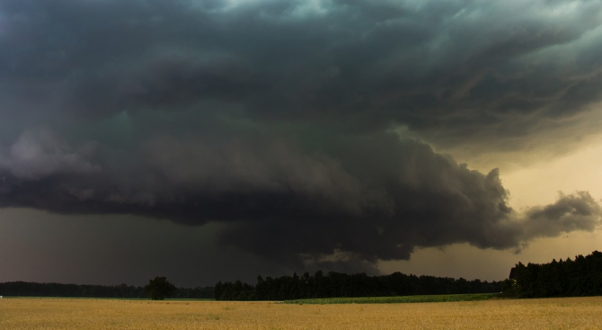 Чакат ни краткотрайни валежи от дъжд с гръмотевици
