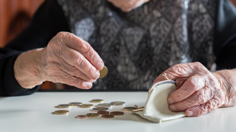 От днес социалната пенсия за старост се увеличава от 148.71