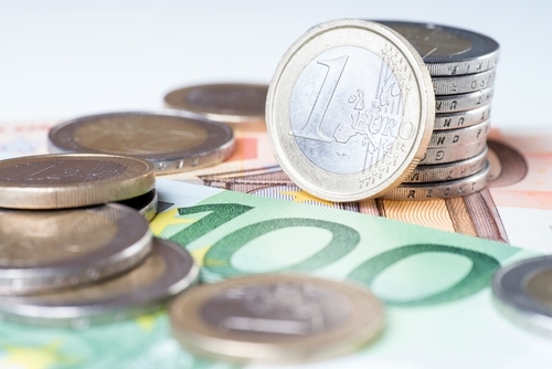 Курсът на еврото се стабилизира над прага от 1,17 долара.