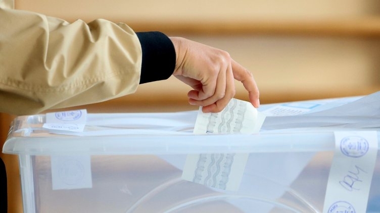 Сова Харис: Радев е първи на вота с 30.9%