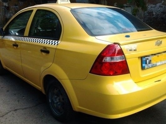 Частен съдебен изпълнител сложи на тезгяха лек автомобил собственост на