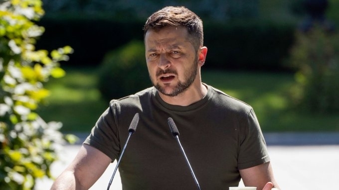 Автомобилът на украинския президент Володимир Зеленски се е сблъскал с