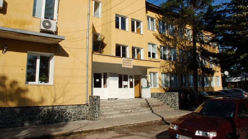 Преди началото на учебната година трябва да бъдат избрани директори