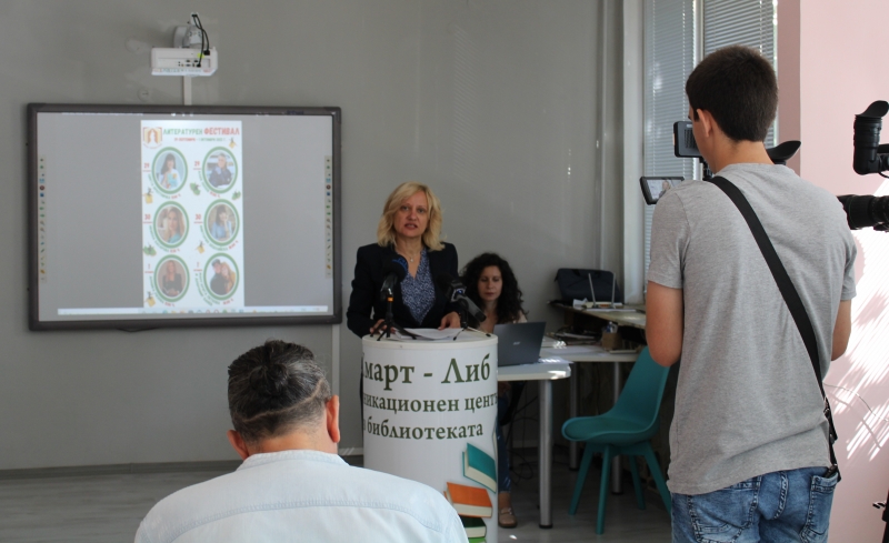 Книжен базар с участието на 8 издателства и книжарница с