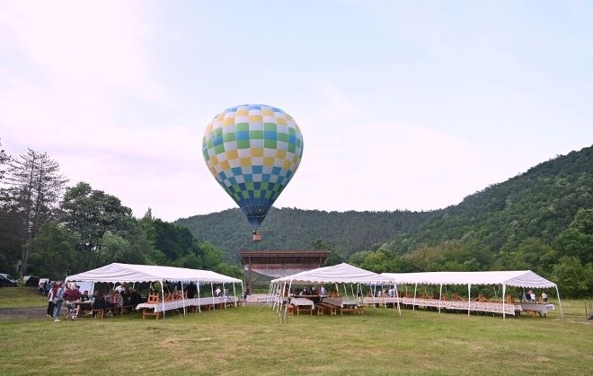 Кметове от община Георги Дамяново полетяха с балон над Балкана,