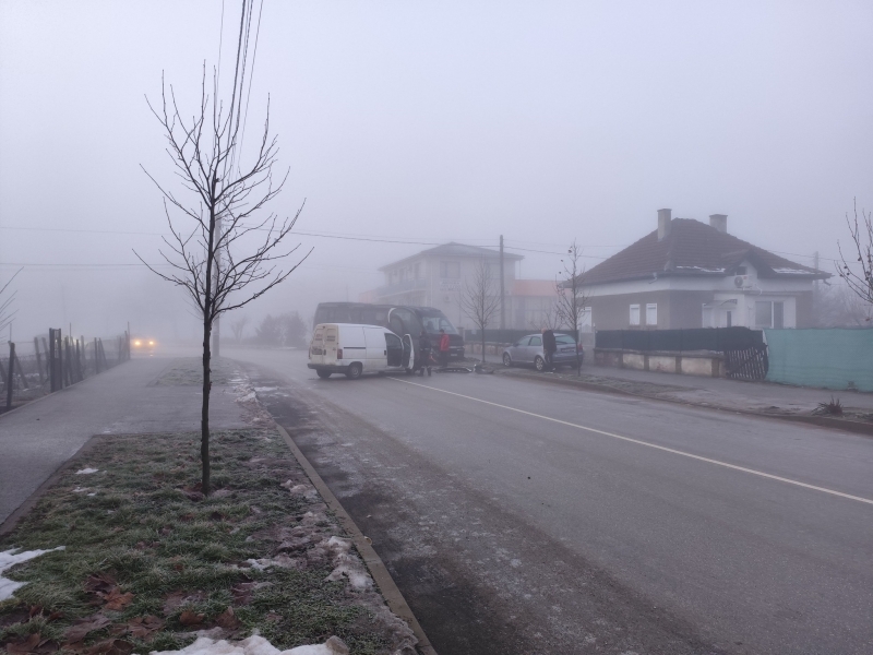 Катастрофа блокира главна улица в Бяла Слатина научи агенция BulNews